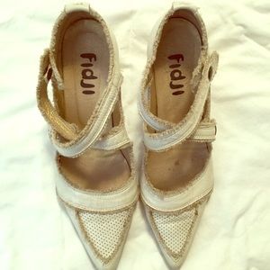 Pretty Fidji low-heeled pumps